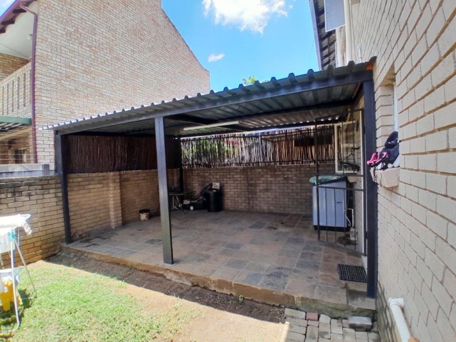 2 Bedroom Property for Sale in Rustenburg Central North West